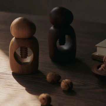 Ferm Living Cairn Nøddeknækker Oak