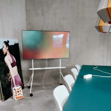 Pedestal Moon PRO Chrome